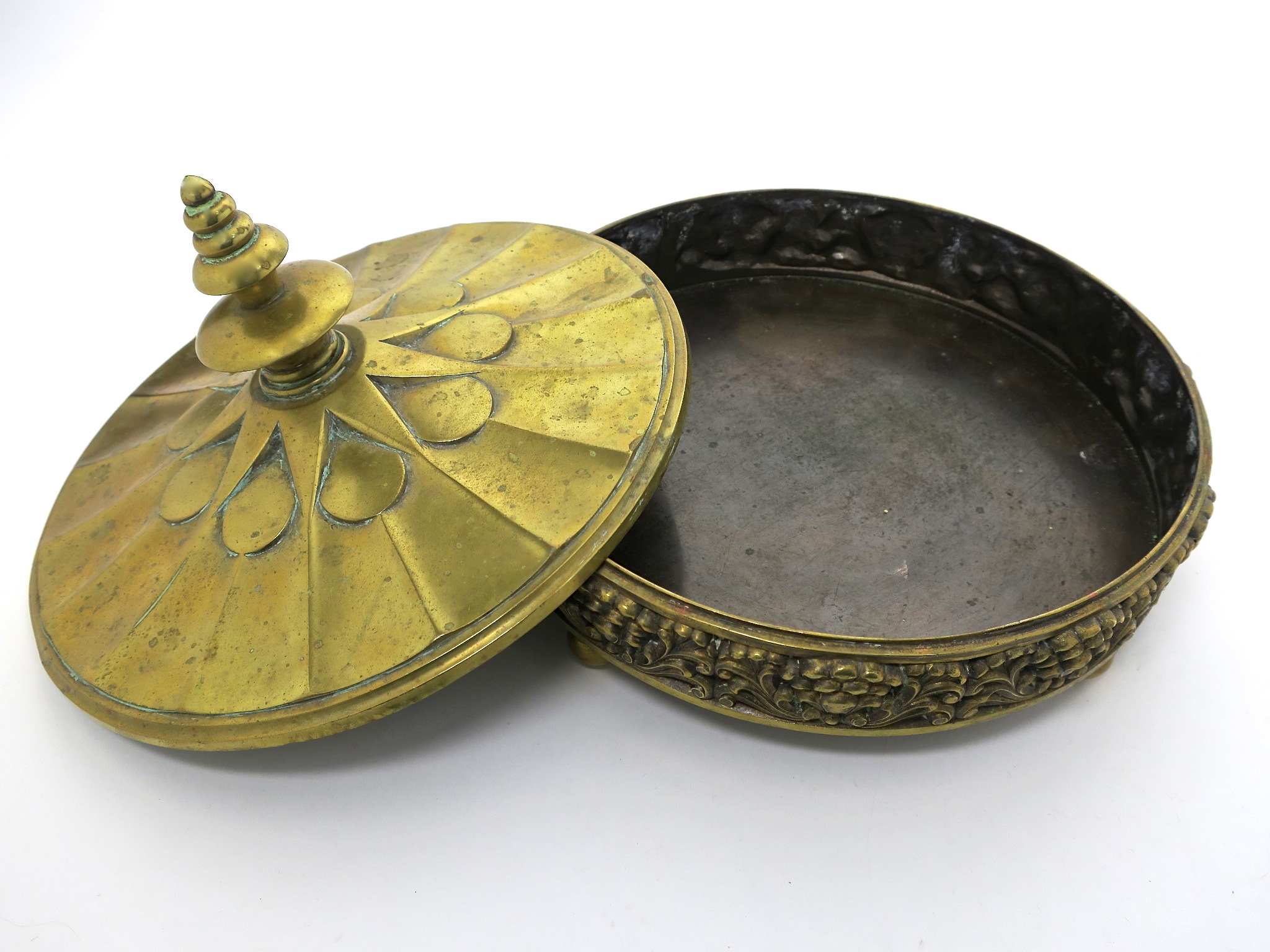 box barock pomp dose Aufbewahrung antik vintage kaufmuseum heikebruchhausen München brass Container Geschenke gifte
