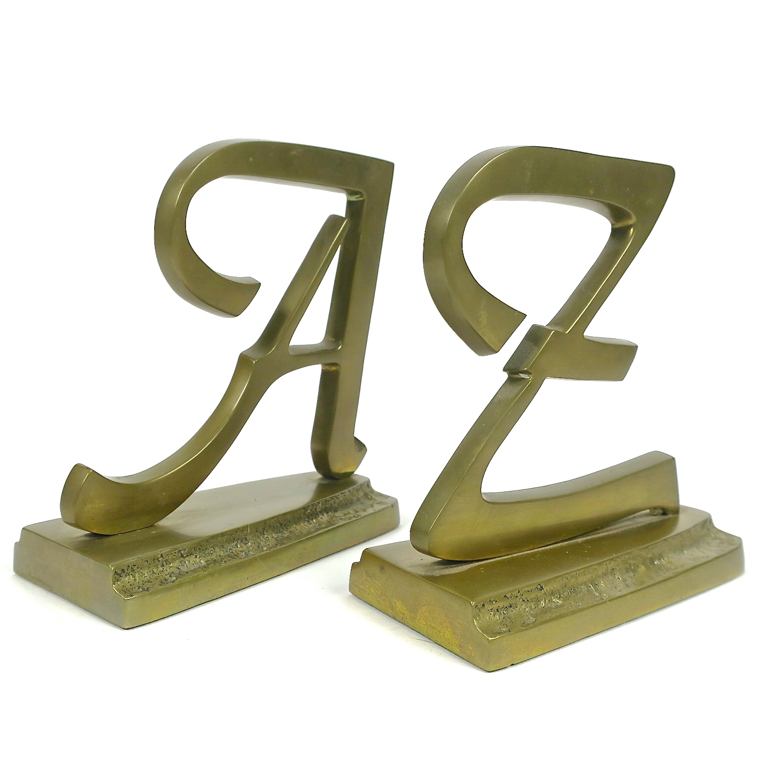 Typographie buchstützen brass gold messing buchstaben geschenk kaufmuseum heikebruchhausen bookend midcentury design