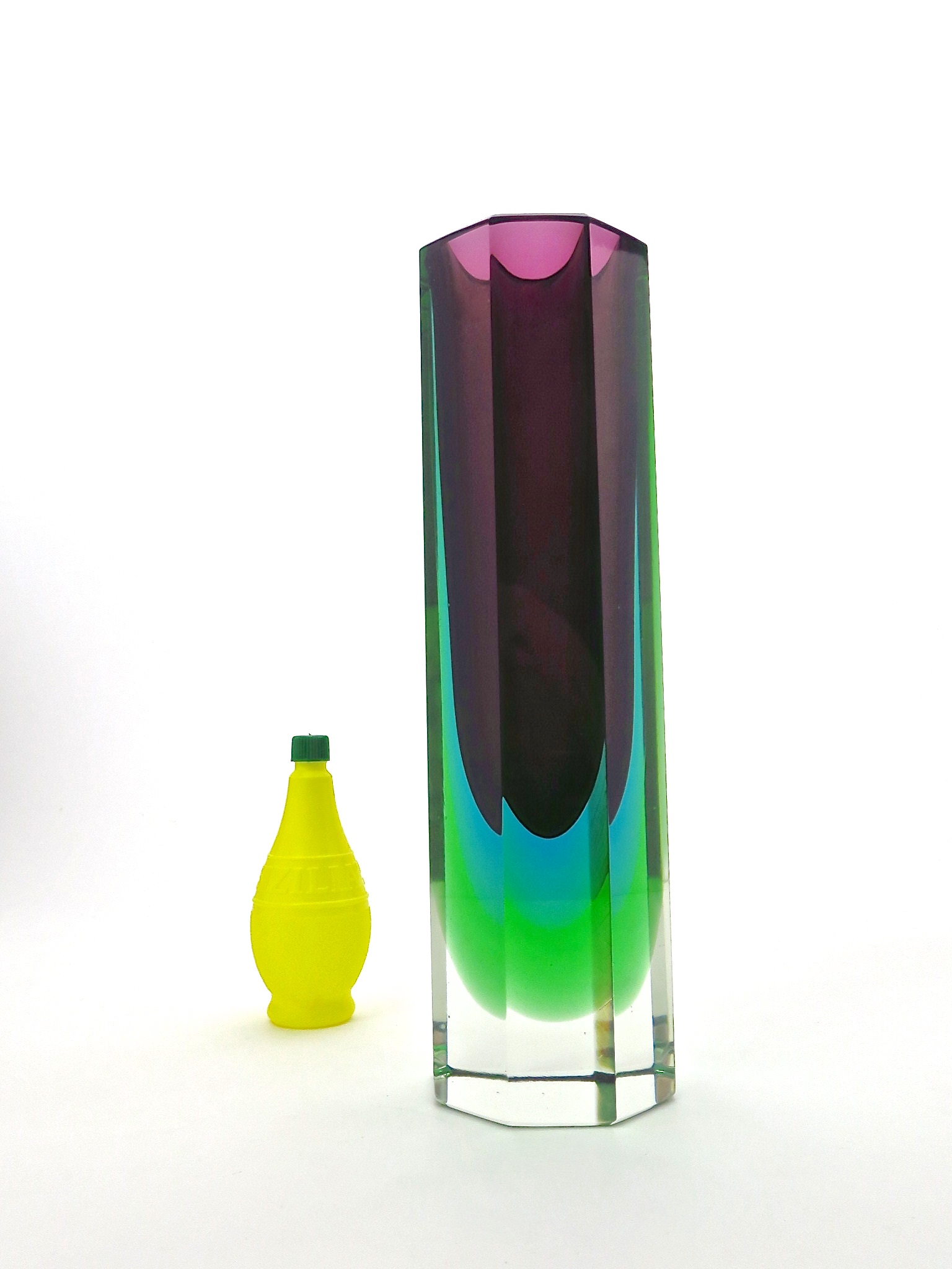 murano Venedig purple power lila neon uranglas designer maskulin design glas glass vase sammlervase interior mundgeblasen
