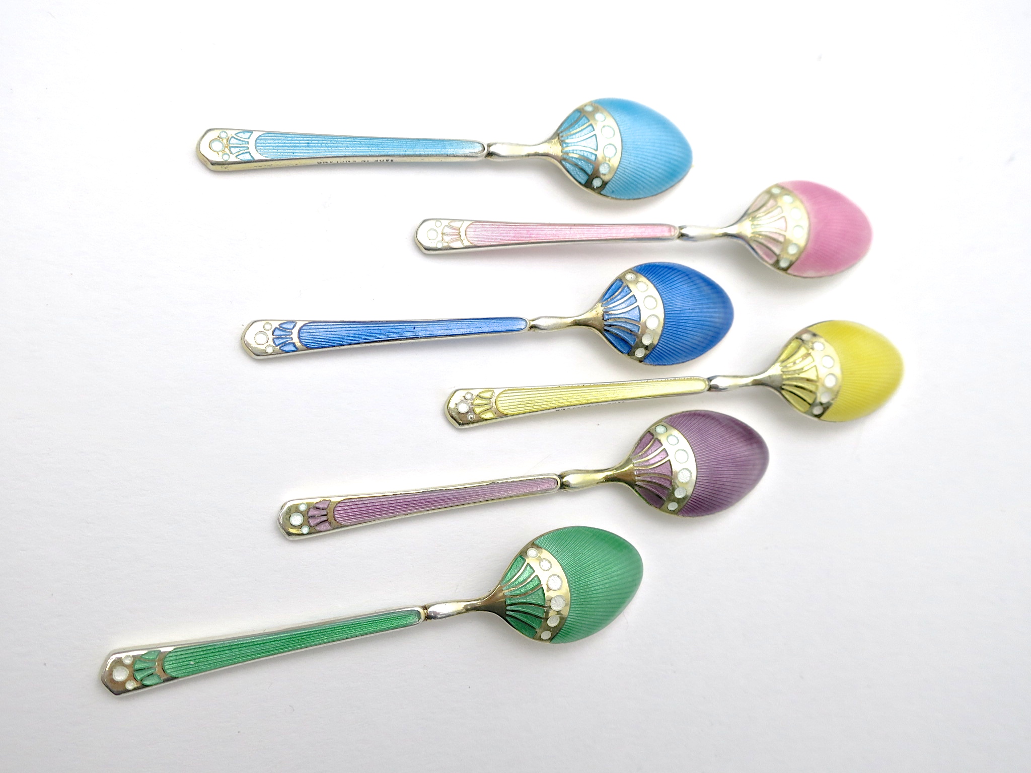 prinzessin fairytale silber guillochiert emailliert princess princessstyle pastel Geschenke gifts luxury kingsandqueens silber silver