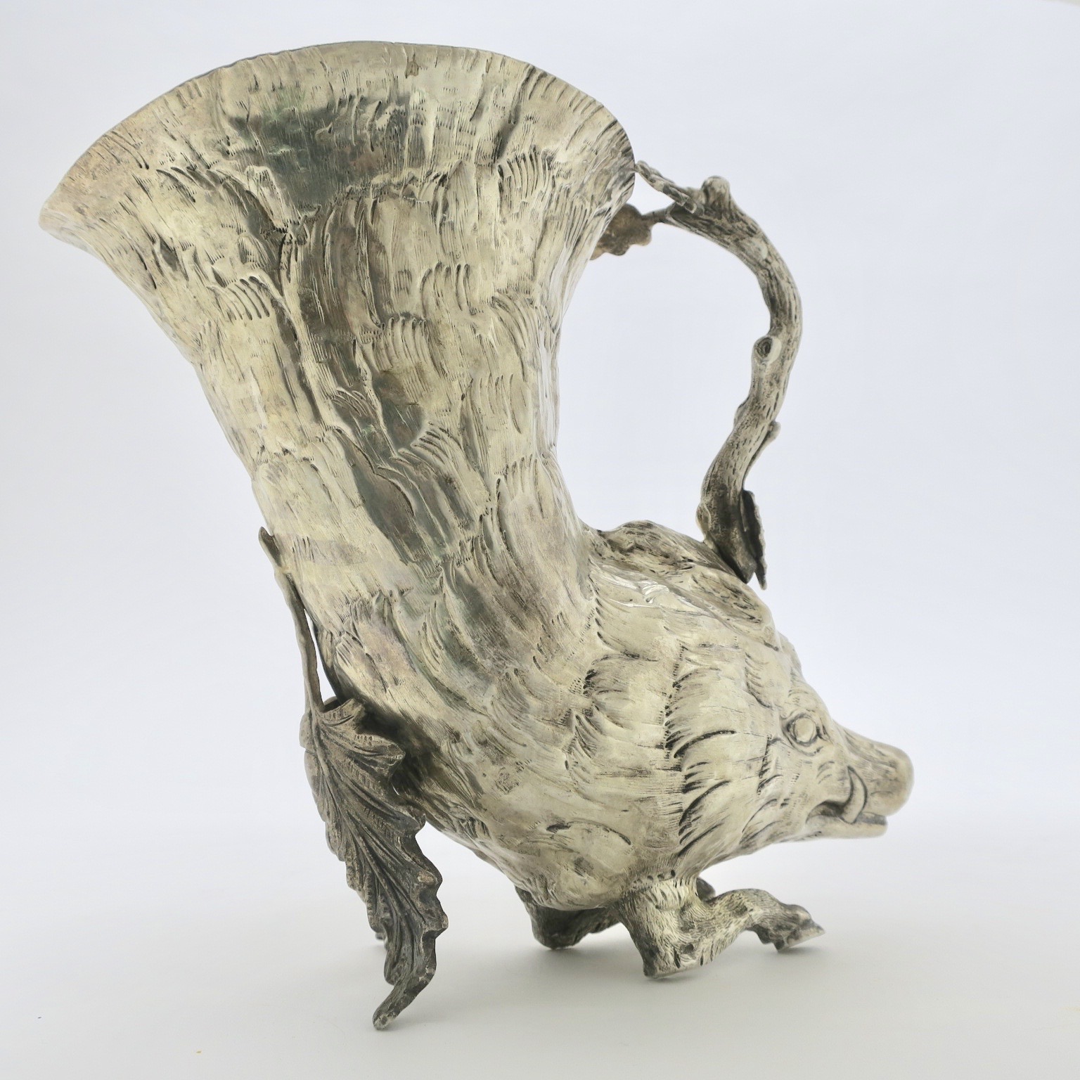 Gabriella crespi kaufmuseum wildschwein jägerobjekt wildboar crespi dior home dior seventies gabriellacrespi hollywood regency hollywoodregency neobarock hunters tablesetting tischkultur womandesigner designlegende 