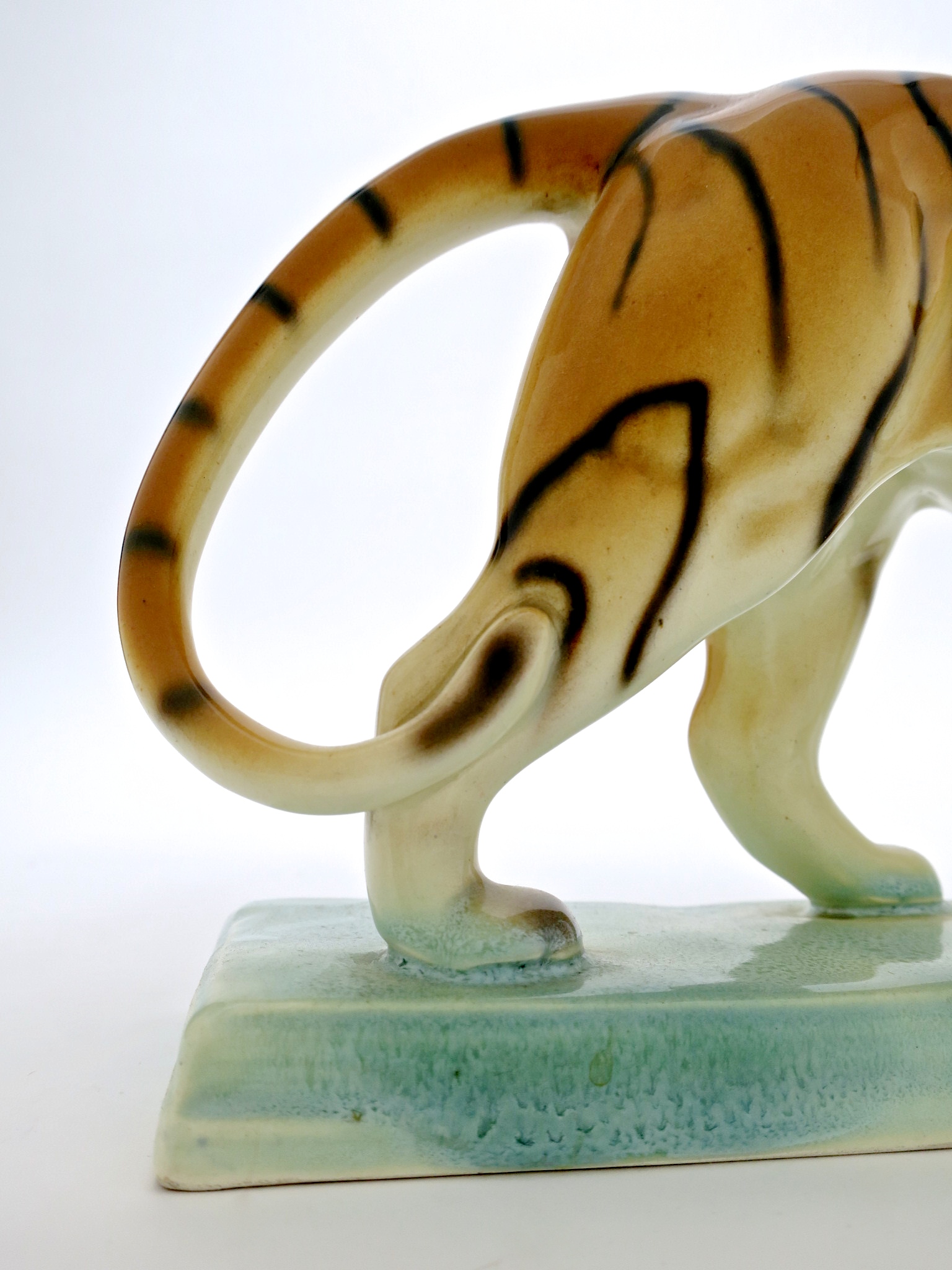 tiger keramik ditmarurbach interior styling wildlife exotic animals vintage antik design kaufmuseum münchen munich figure porzellan