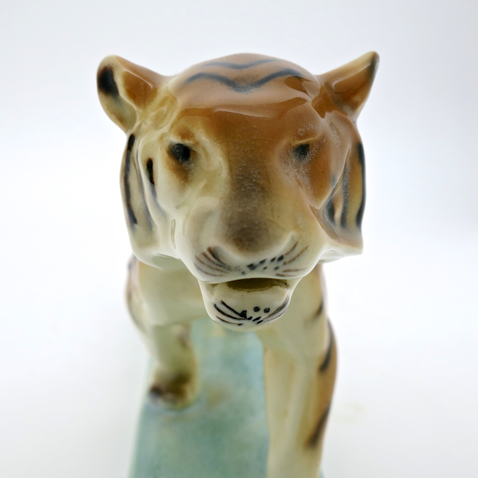 tiger keramik ditmarurbach interior styling wildlife exotic animals vintage antik design kaufmuseum münchen munich figure porzellan