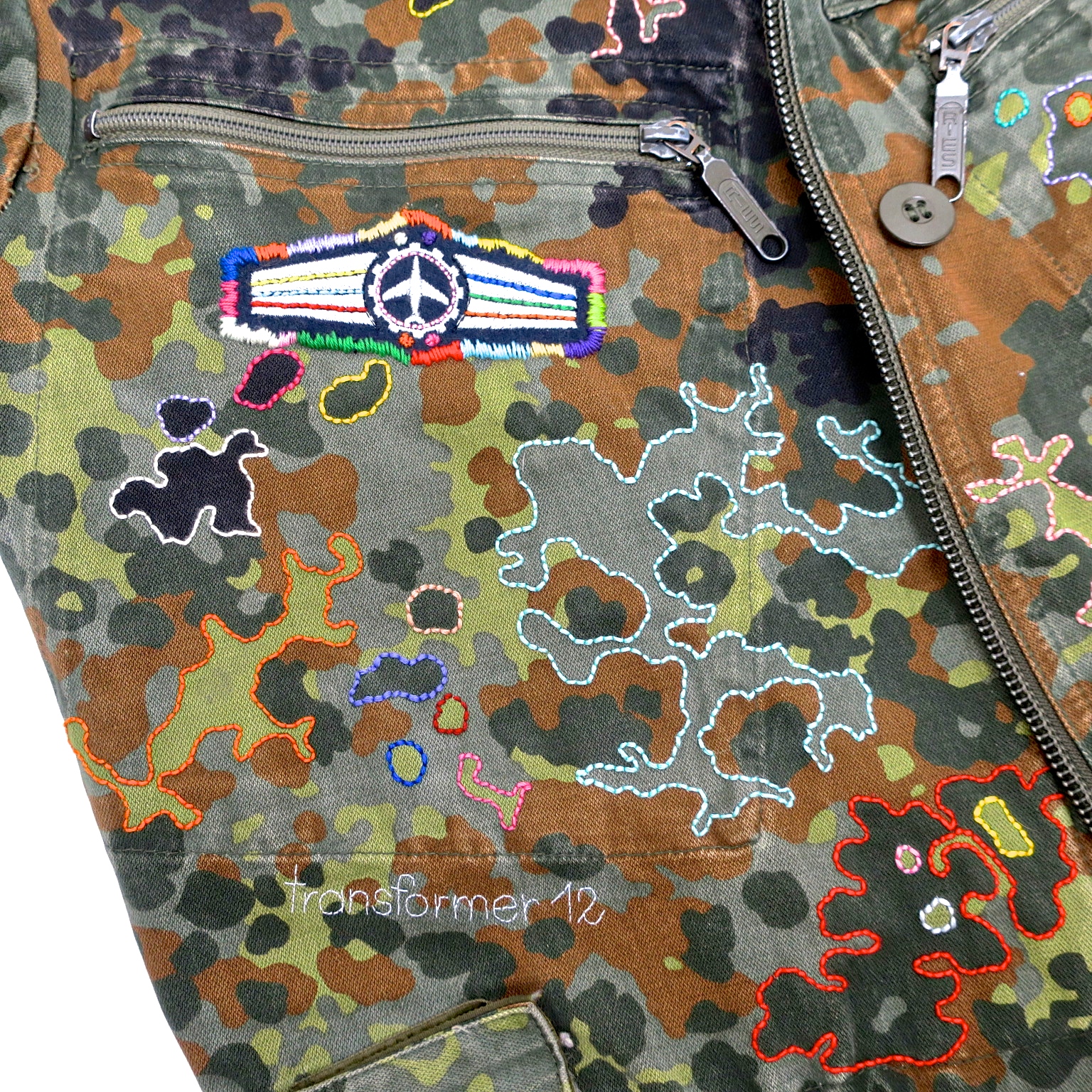 imagine johnlennon statementparka kamouflage camo camouflage slowfashion fairfashion crueltryfree loveandpeace kaufmuseum embroidery handgestickt stickereifriedensbewegung peacemovement