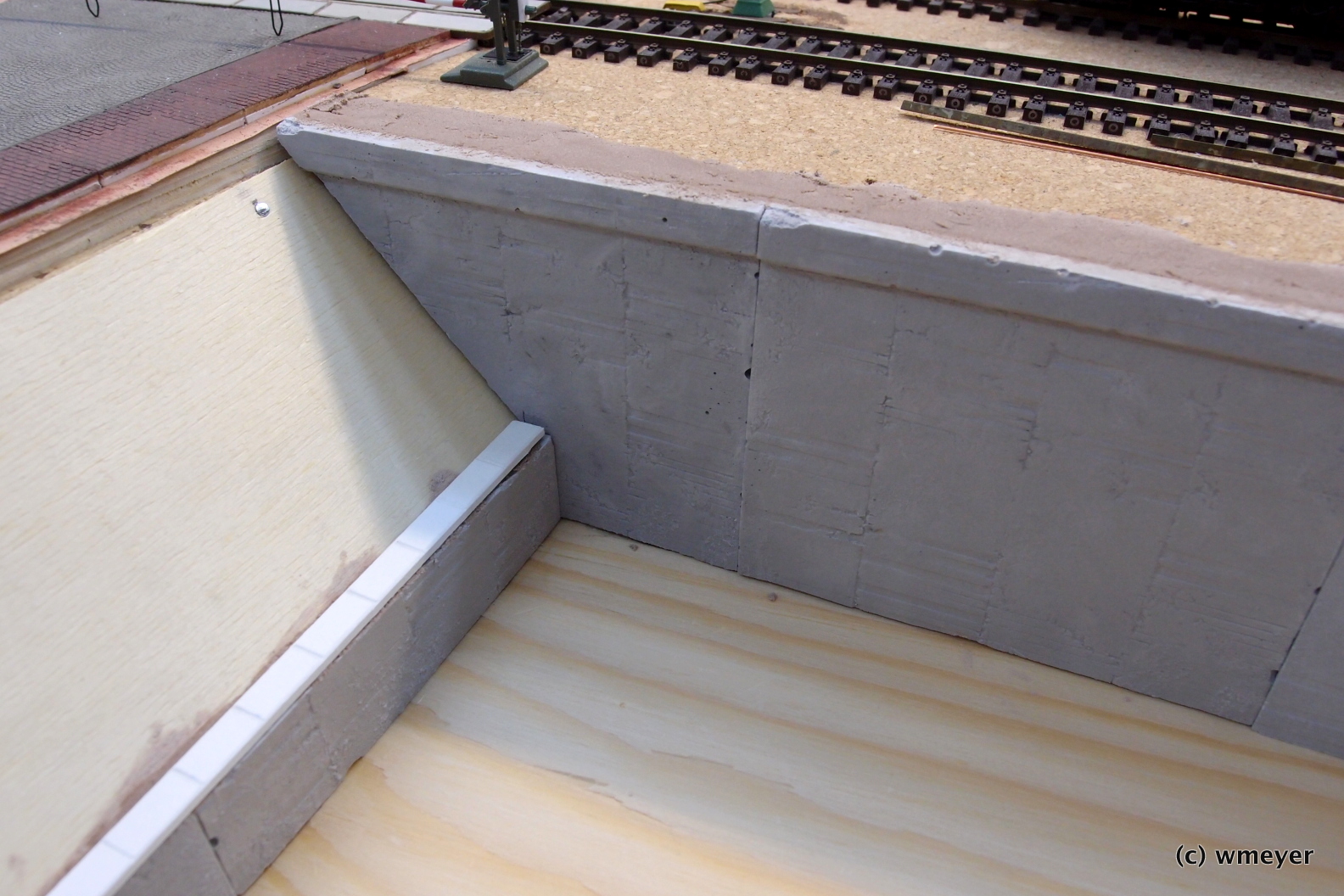 Die Ecke passt, Abdeckung mit Karton