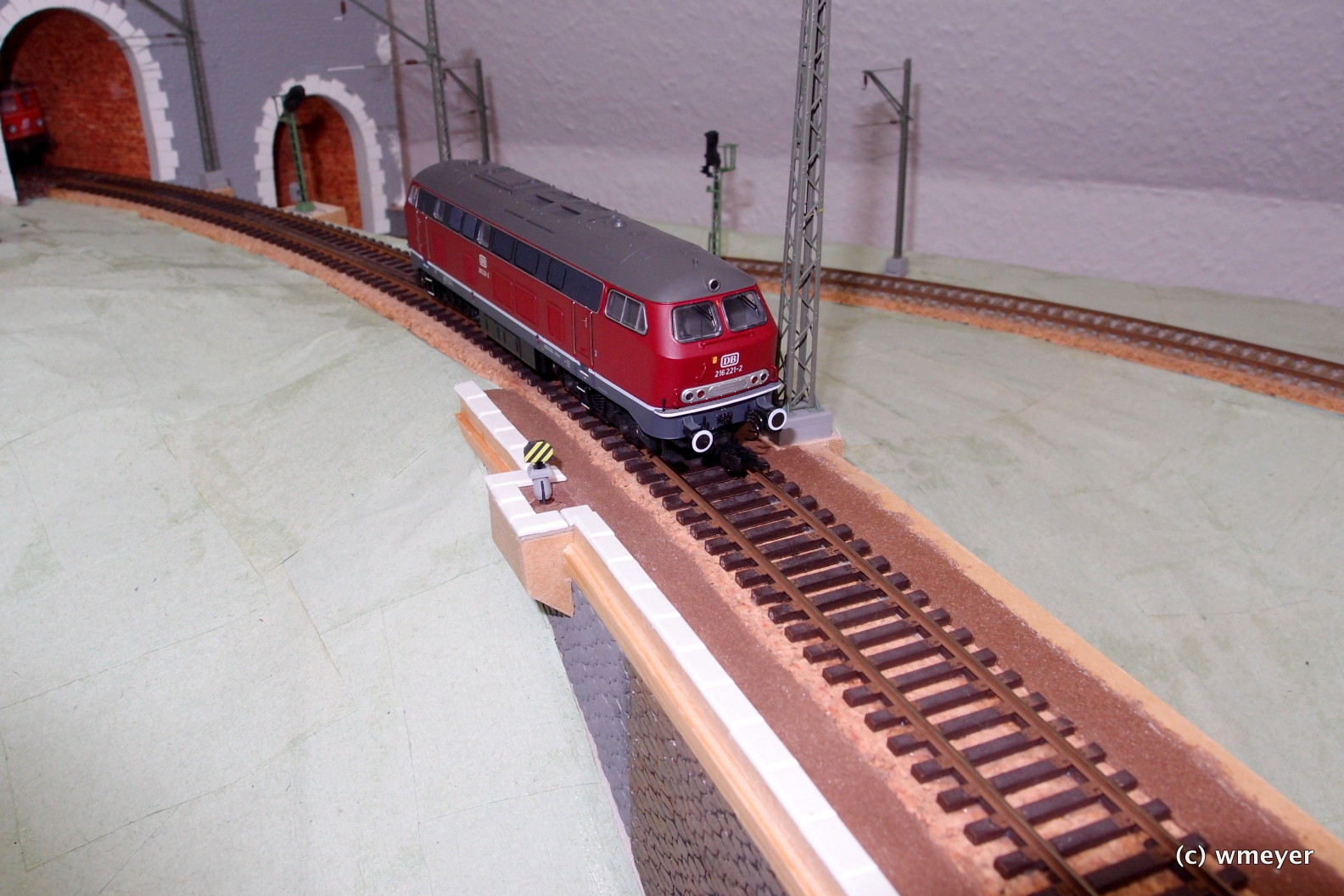 Brawa BR 216 in neuem Gelände