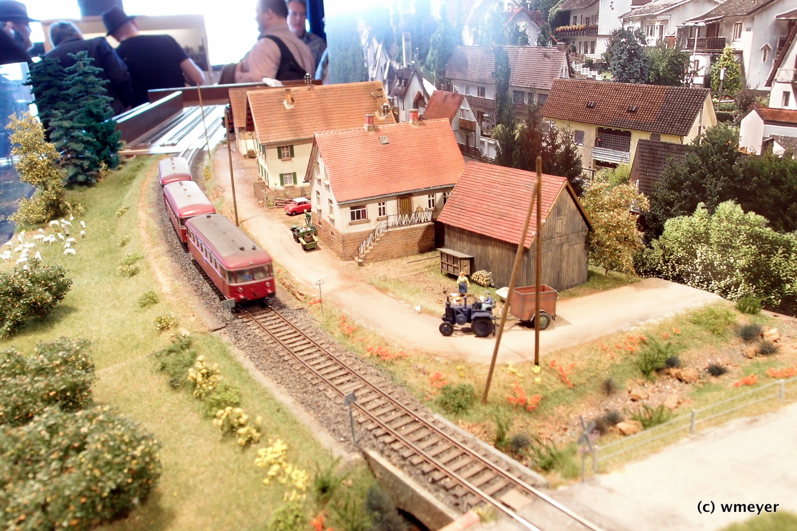 Endbahnhof einer Nebenbahn in Ho mit Jowi Hintergrund 