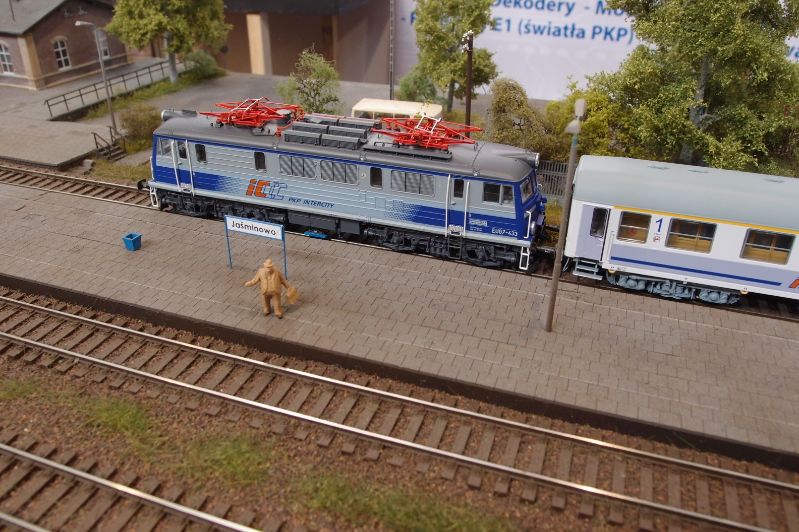 Polnischer Bahnhof in H0