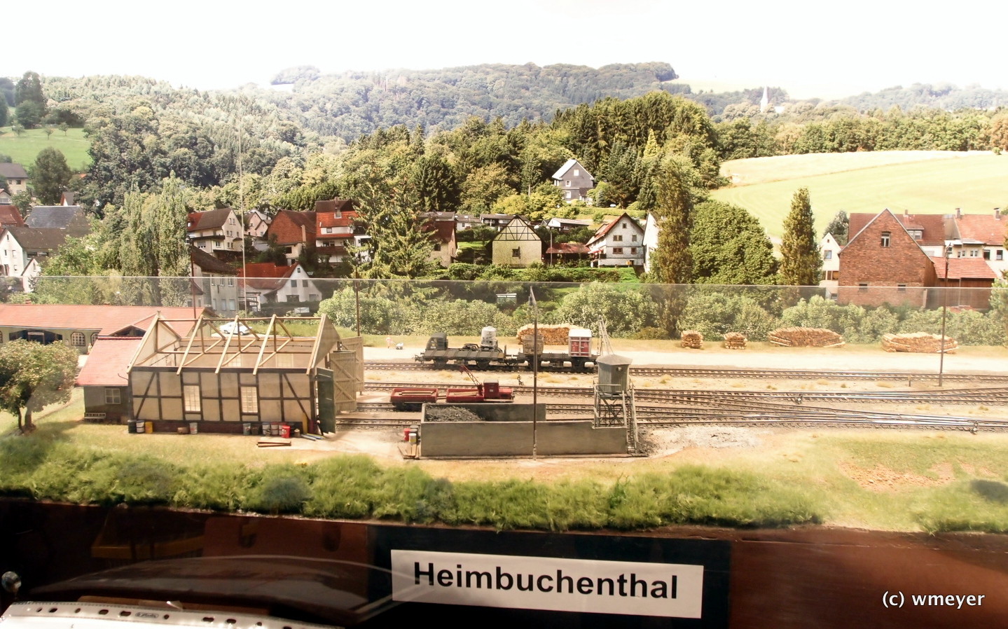 Endbahnhof einer Nebenbahn in H0 mit Jowi Hintergrund 