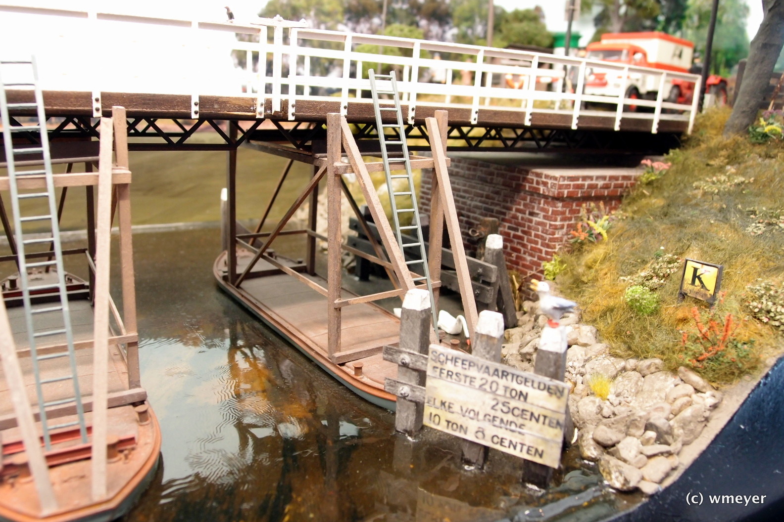 Schiffsbrücke aus den Niederlanden
