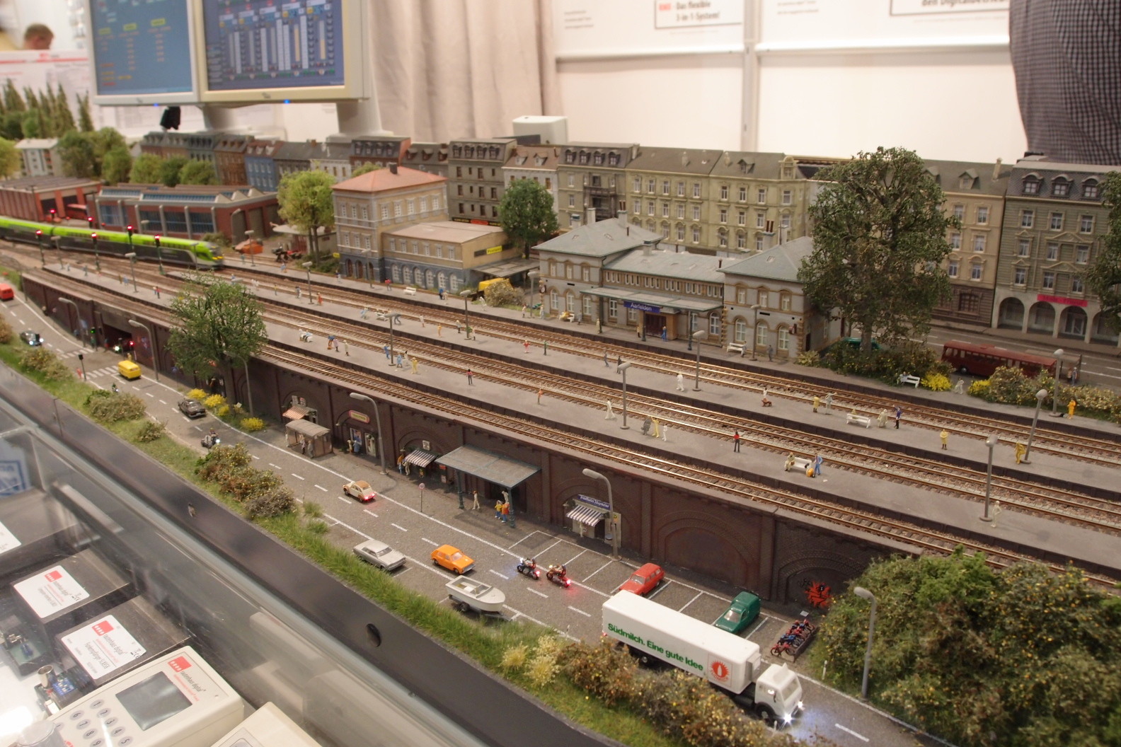 Rechnergesteuerte Großanlage