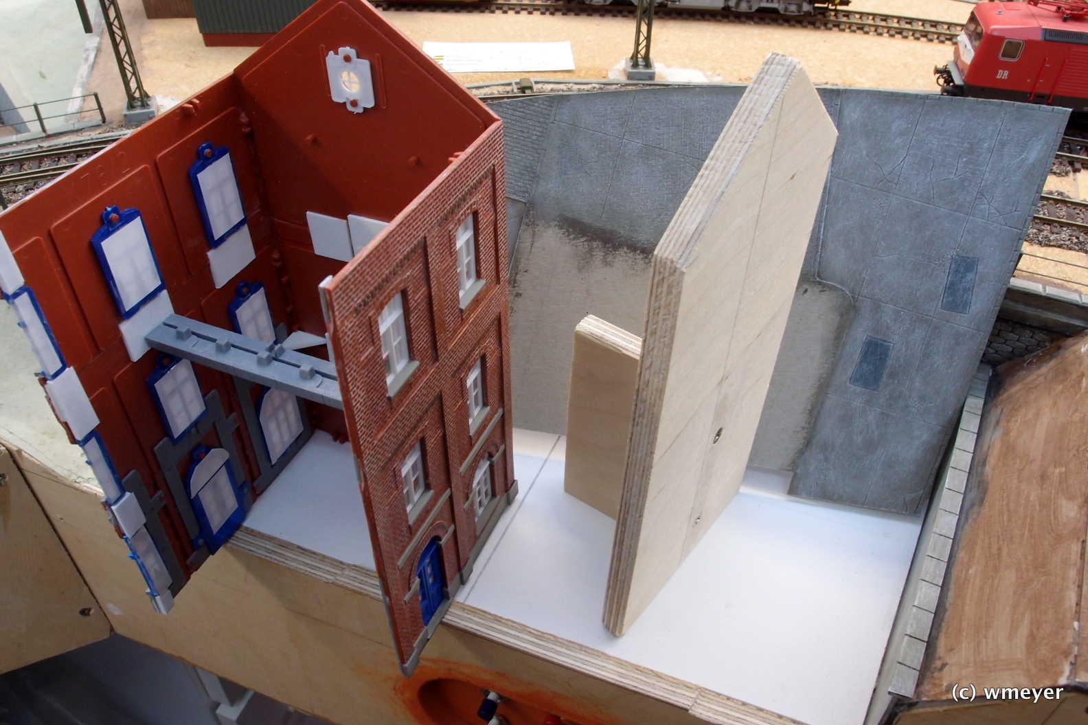 Rückwand Anlagenrand, Pflaster-/Betonplatte (stehend) vorbereitet