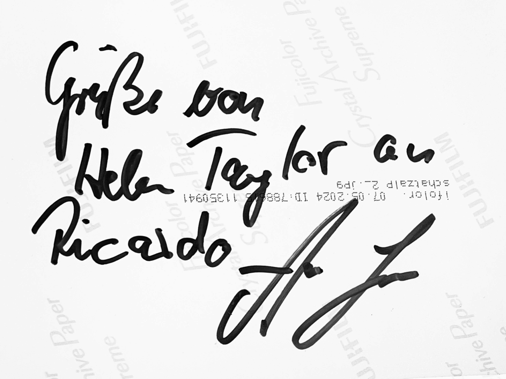Autograph Anna Holmes Autogramm