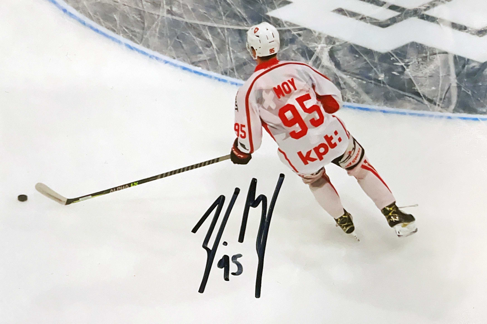 Autograph Tyler Moy Autogramm