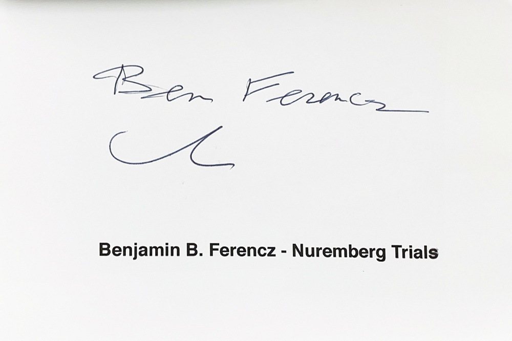 Autograph Benjamin Ferencz Autogramm