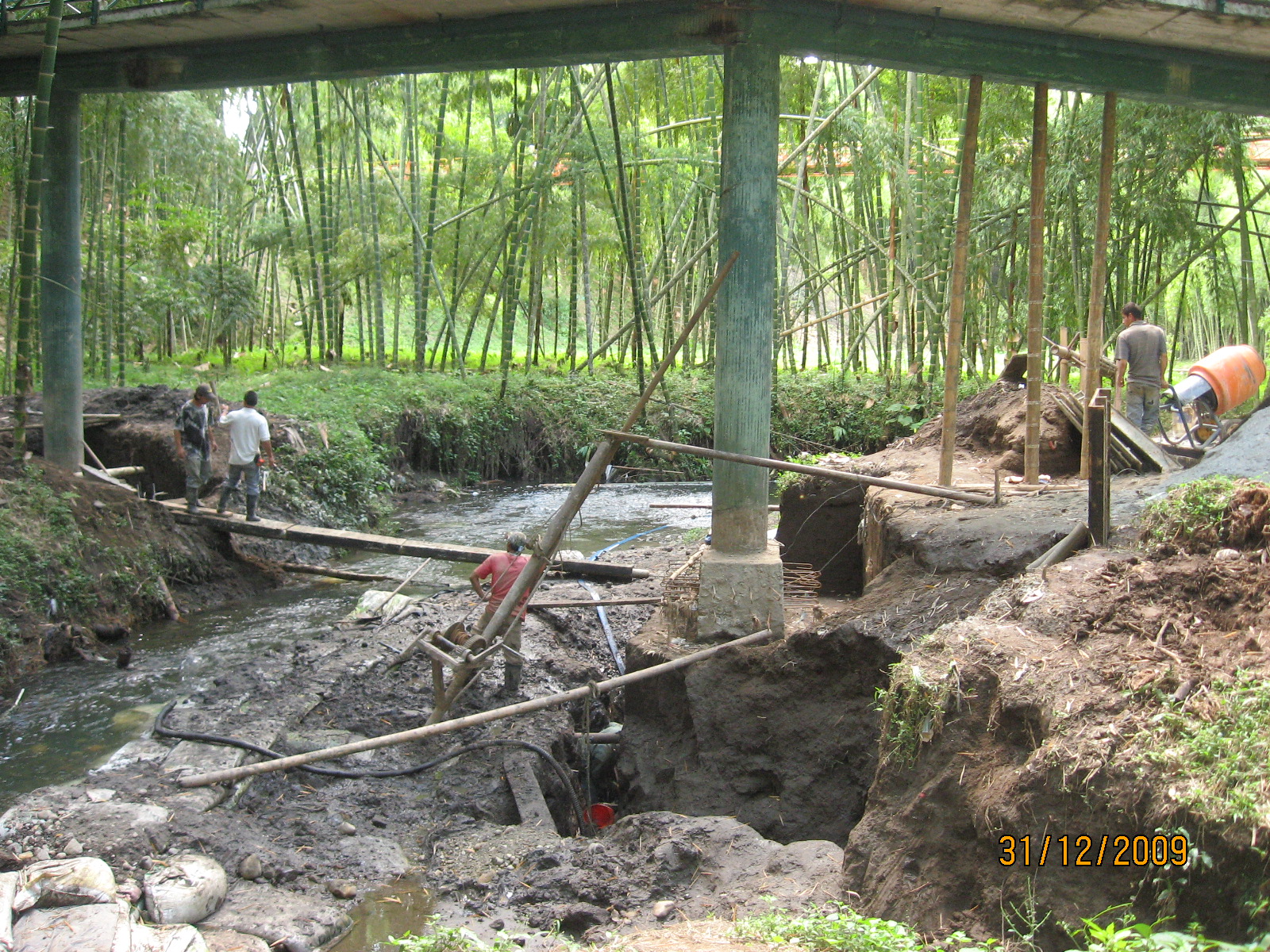 REFORZAMIENTO PUENTE PEATONAL PARQUE NACIONAL DEL CAFE MONTENEGRO