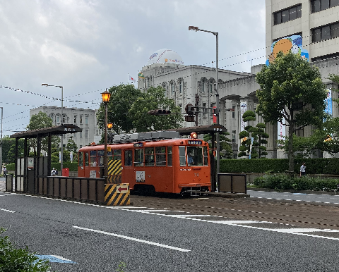 愛媛県庁の屋上に＜巨大＞野球ボールが