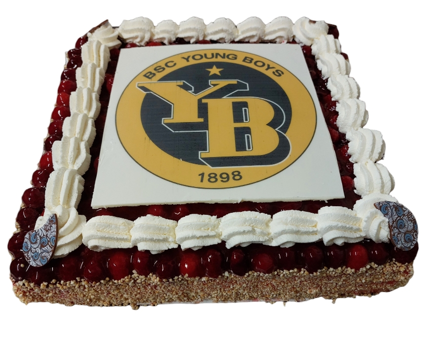 Himbeertorte mit YB Logo