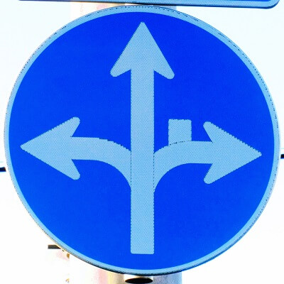 北海道士別市の異形矢印標識