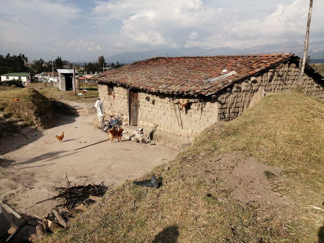 Kinder leben in der Umgebung von La Merced bei Quito