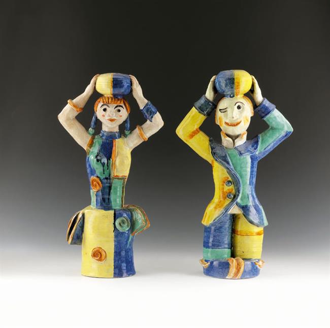 VALLY WIESELTHIER, Lampenfußpärchen, Ausführung Wiener Werkstätte, Modellnummern 431 (Frau) und 432 (Mann), Roter Scherben, mehrfarbig glasiert