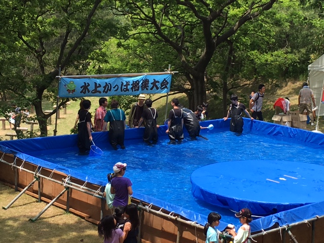 番外編：かっぱ祭の本会場では、「水上かっぱ相撲大会」が行われていました