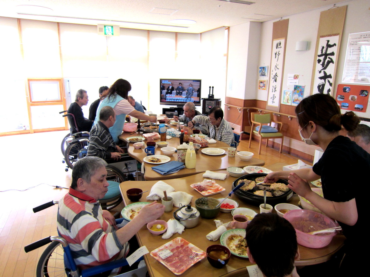 皆さん、箸が止まりません