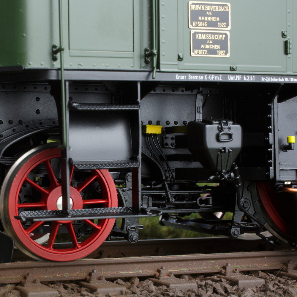 Spur 1 Lokomotive Baureihe E 16 03 Epoche IIIb flaschengrün Detailansicht Räder