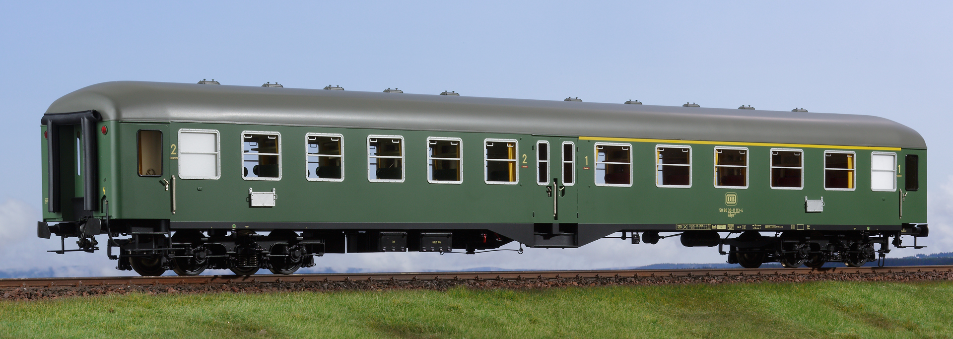 Spur 1 Mitteleinstiegwagen, 1., 2. Klasse