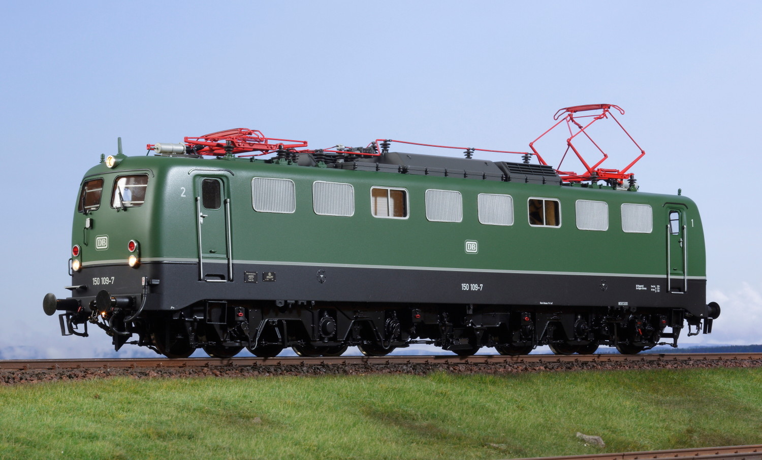 Spur 1 Lokomotive 150 109-7 DB grün Epoche IV mit Doppellampe