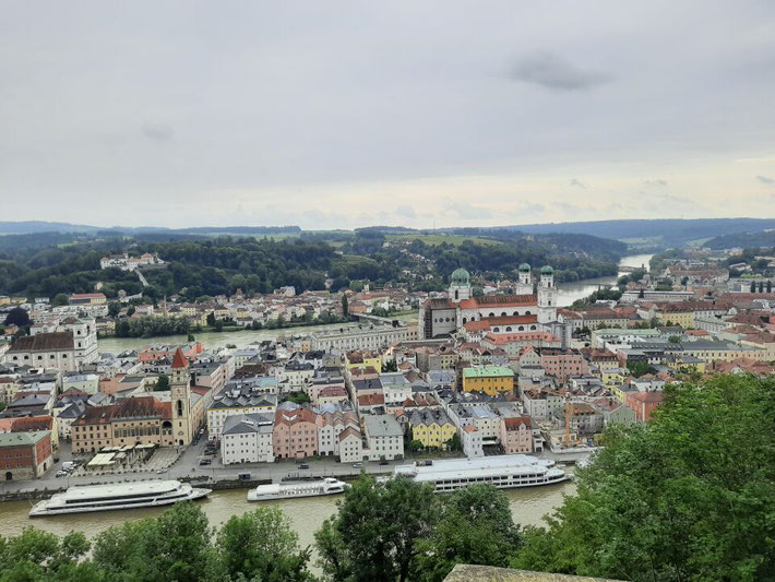 Spektakulärer Panoramablick von oben auf die Altstadt von Passau