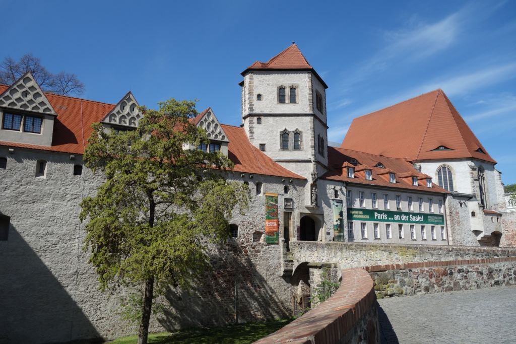 Blick auf die historische Burganlage der Moritzburg