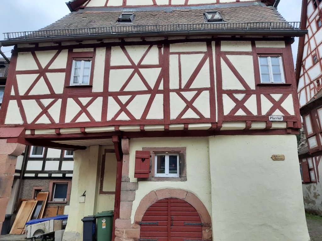 Ein schönes, renoviertes Fachwerkhaus in einer der schmalen Gassen der Altstadt