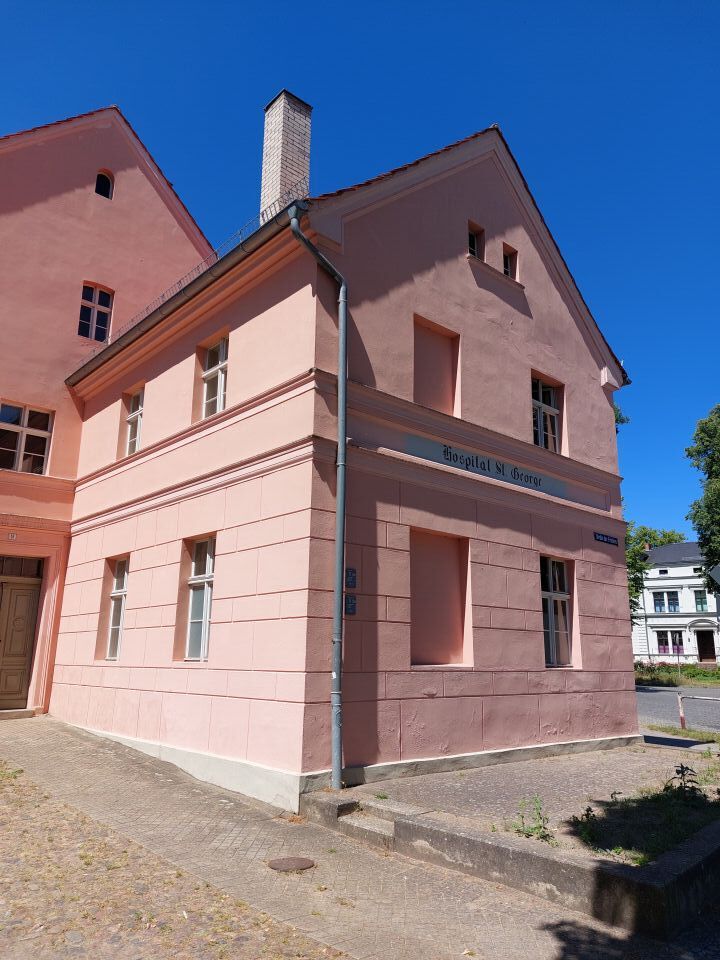 Fassade des historischen Hospitals St. Georg