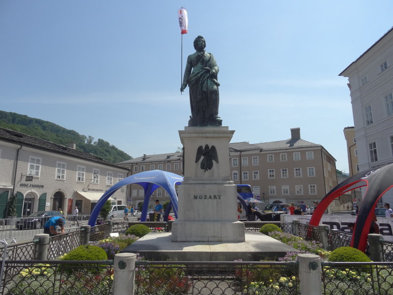 Mozart Denkmal.