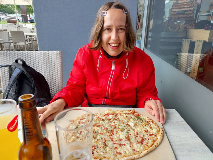 Restaurant am Loreley-Besucherzentrum ein leckere Flammkuchen 