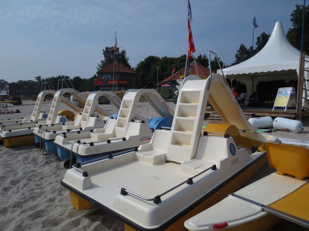 Tretbootverleih am Hauptstrand 2013- wurde mittlerweile dauerhaft eingestellt