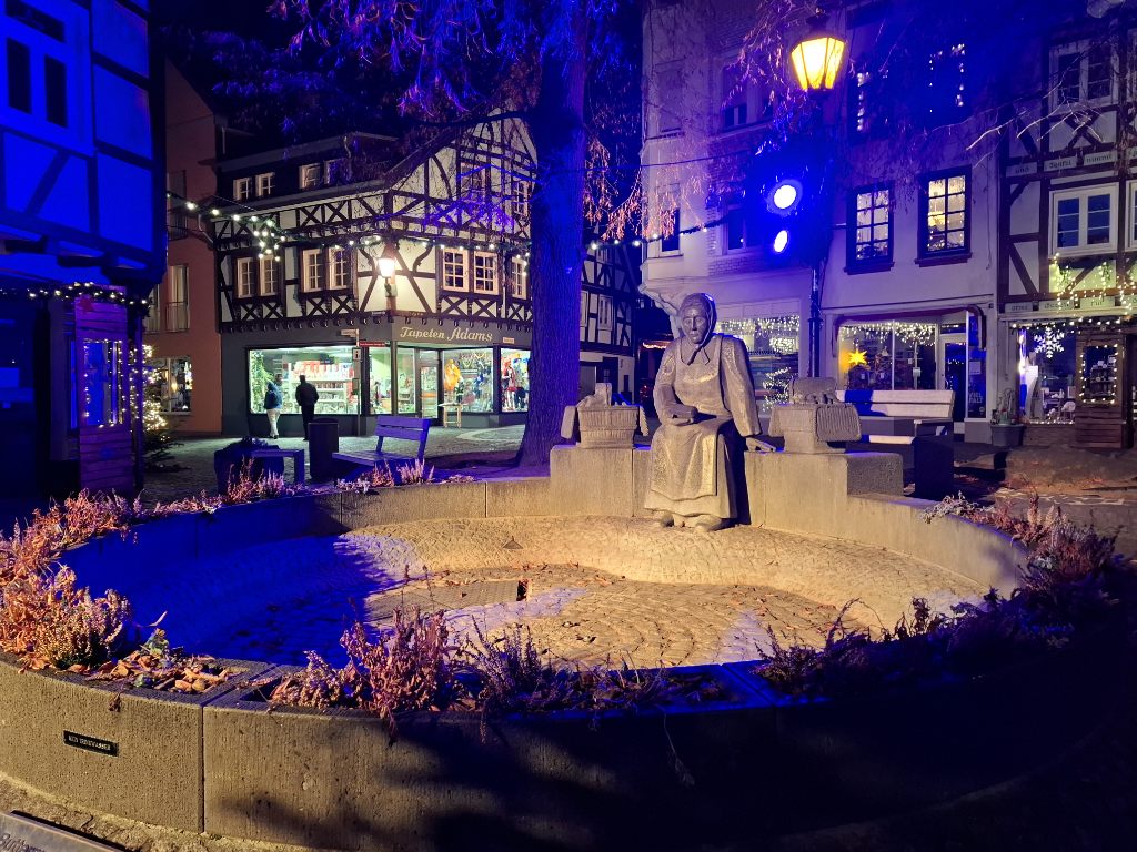 Buttermarkt Altstadt Linz am Rhein bei Nacht 2025