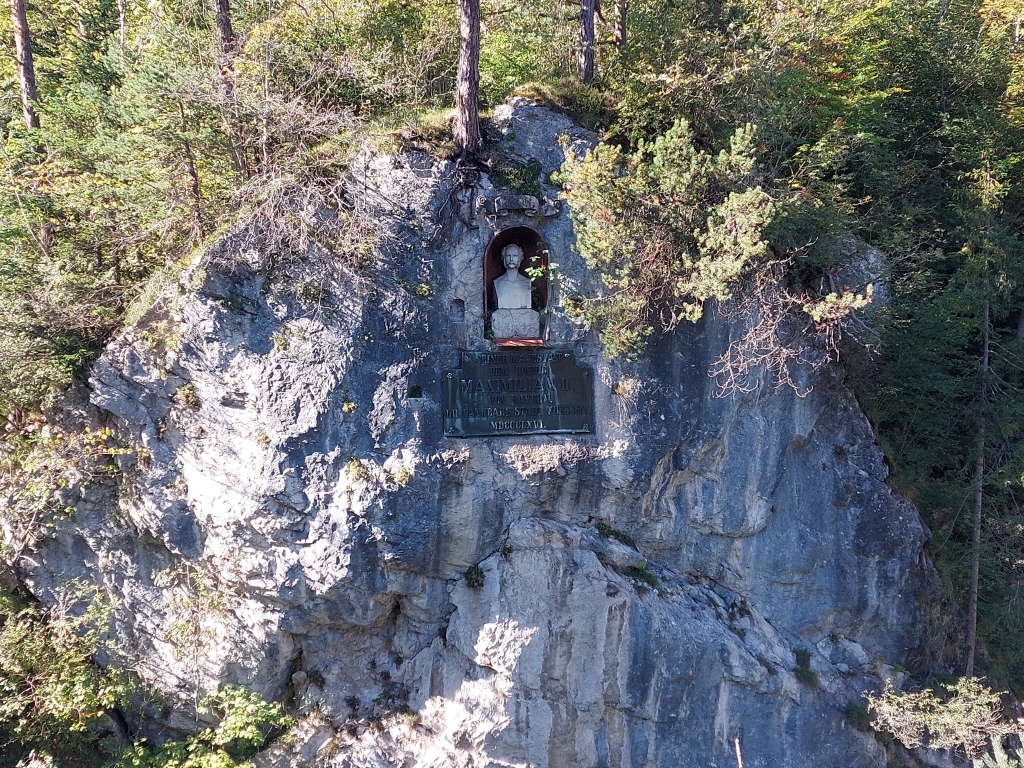 Nahaufnahme des tosenden Wassers am Lechfall bei Füssen
