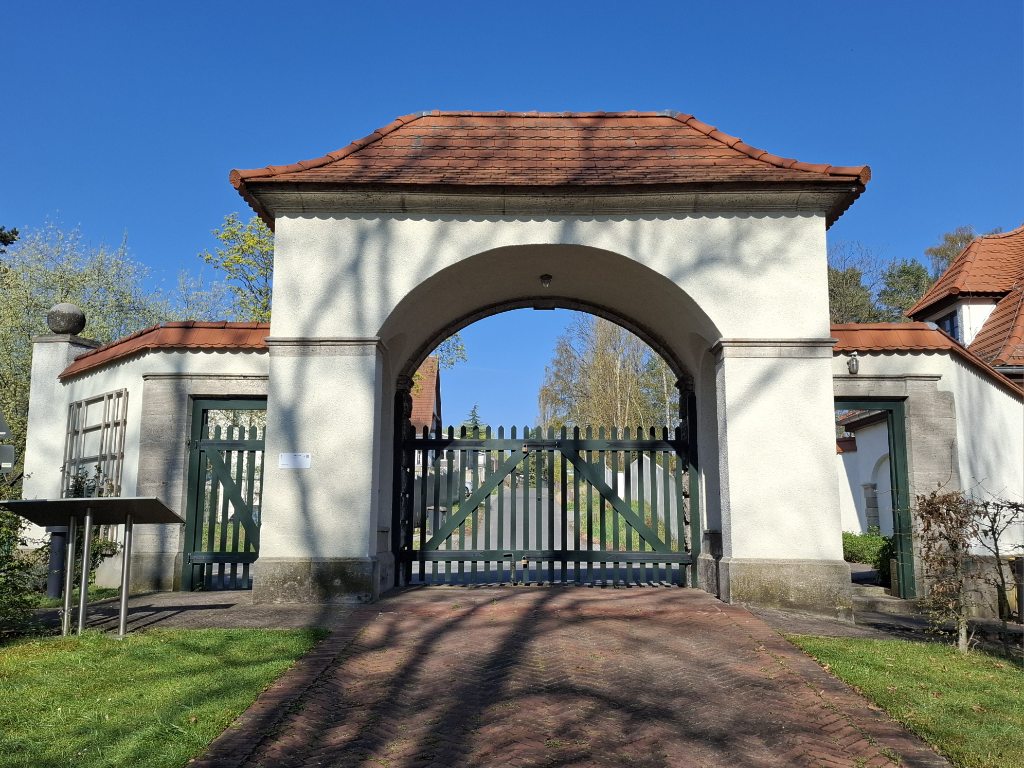 Torbogen Landhausgarten Dr.Fränkel