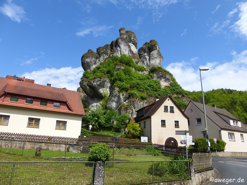 Und auch die Sonne lächelte für unsere Kameras.Und jede Menge Kletterfelsen.