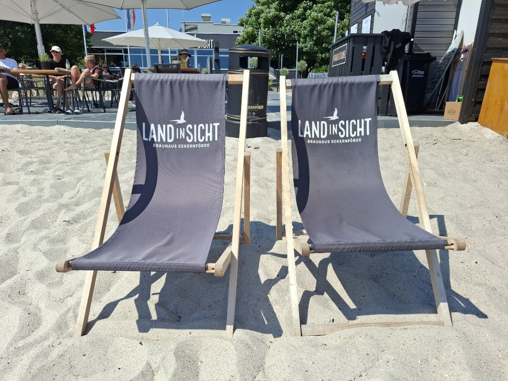 Liegestühle Land in Sicht Strand Eckernförde