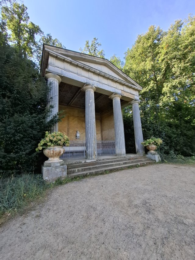 Luisentempel