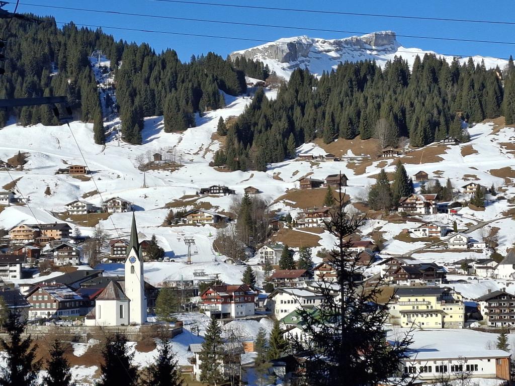 Blick auf Hirschegg vom Höhenweg