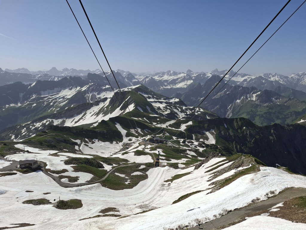 Verschneite Berglandschaft Nebelhorn Sommer 2024
