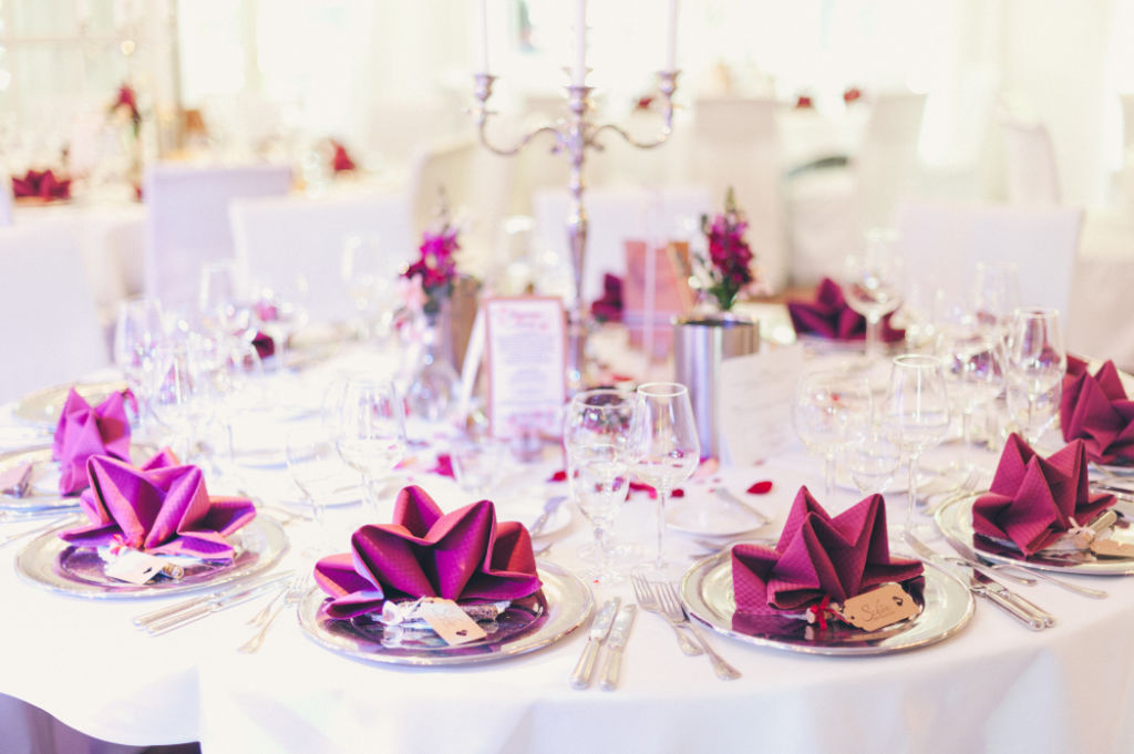Hochzeitsfotografie | Saal Tischdekoration 
