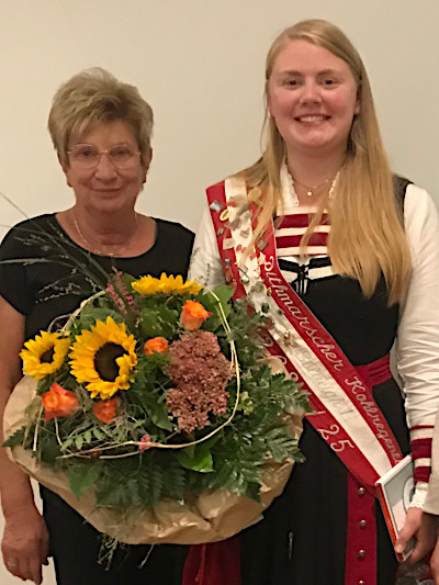 Waltraud Deh und Solveigh I. Erntedank LFV Hennstedt