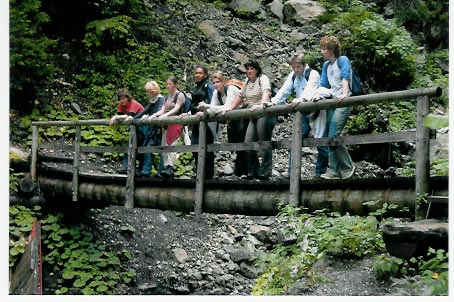 Das Frauenfussballteam beim Mannschaftsausflug 2003