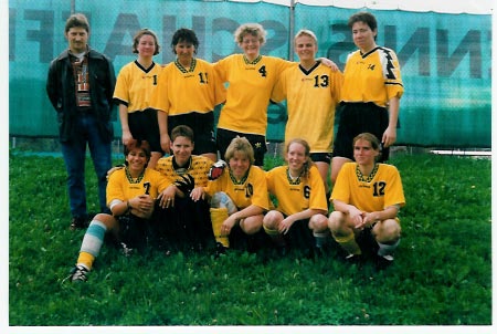 Das Frauenfussballteam als Staffelmeister in der WfV Freizeitliga 2000 