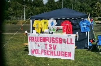 Infostand des Frauenfussballteams beim Workshop des TSV Wolfschlugen 